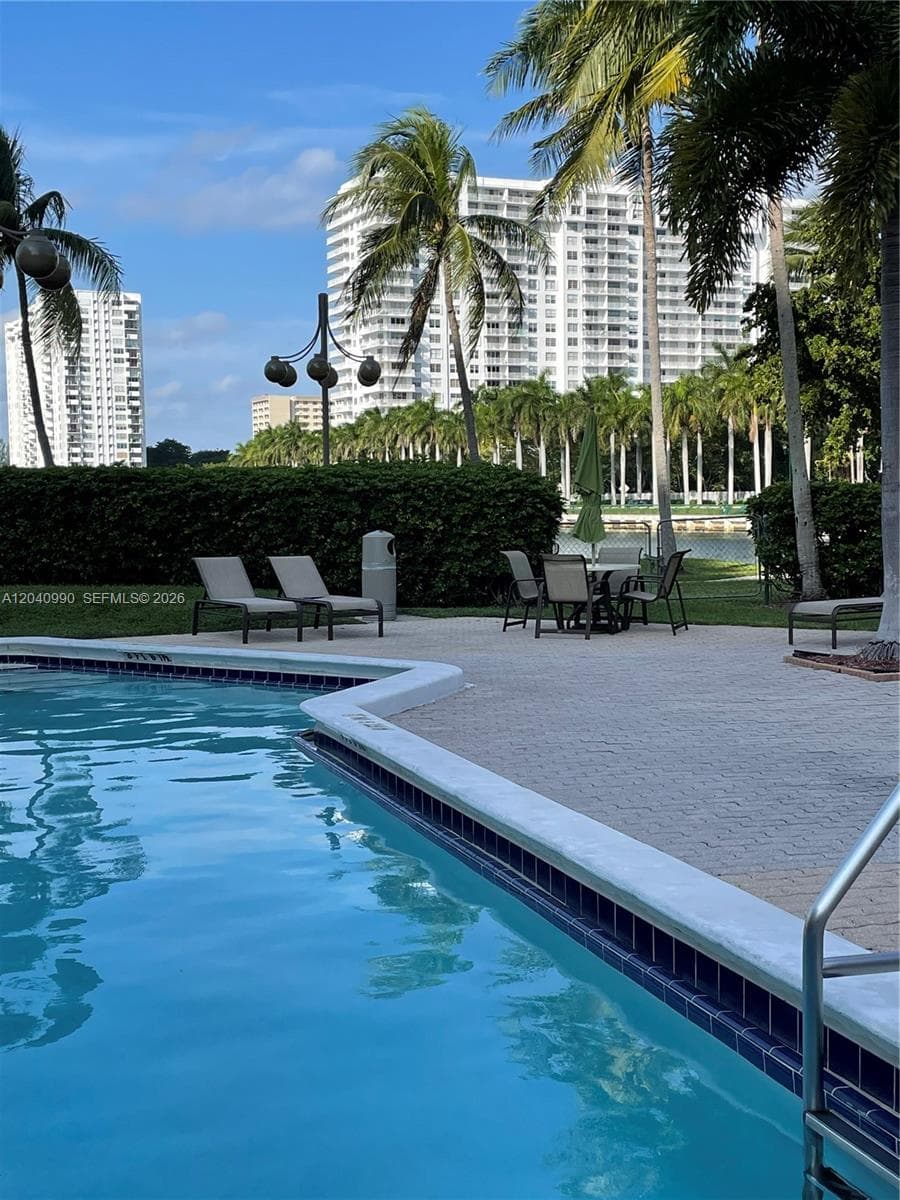 18181 NE 31st ct # 305, Aventura FL 33160 photo 3