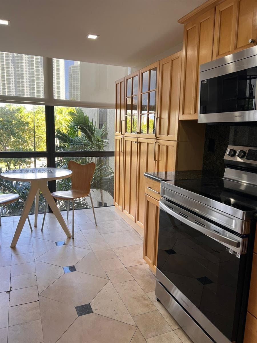 18181 NE 31st ct # 305, Aventura FL 33160 photo 5