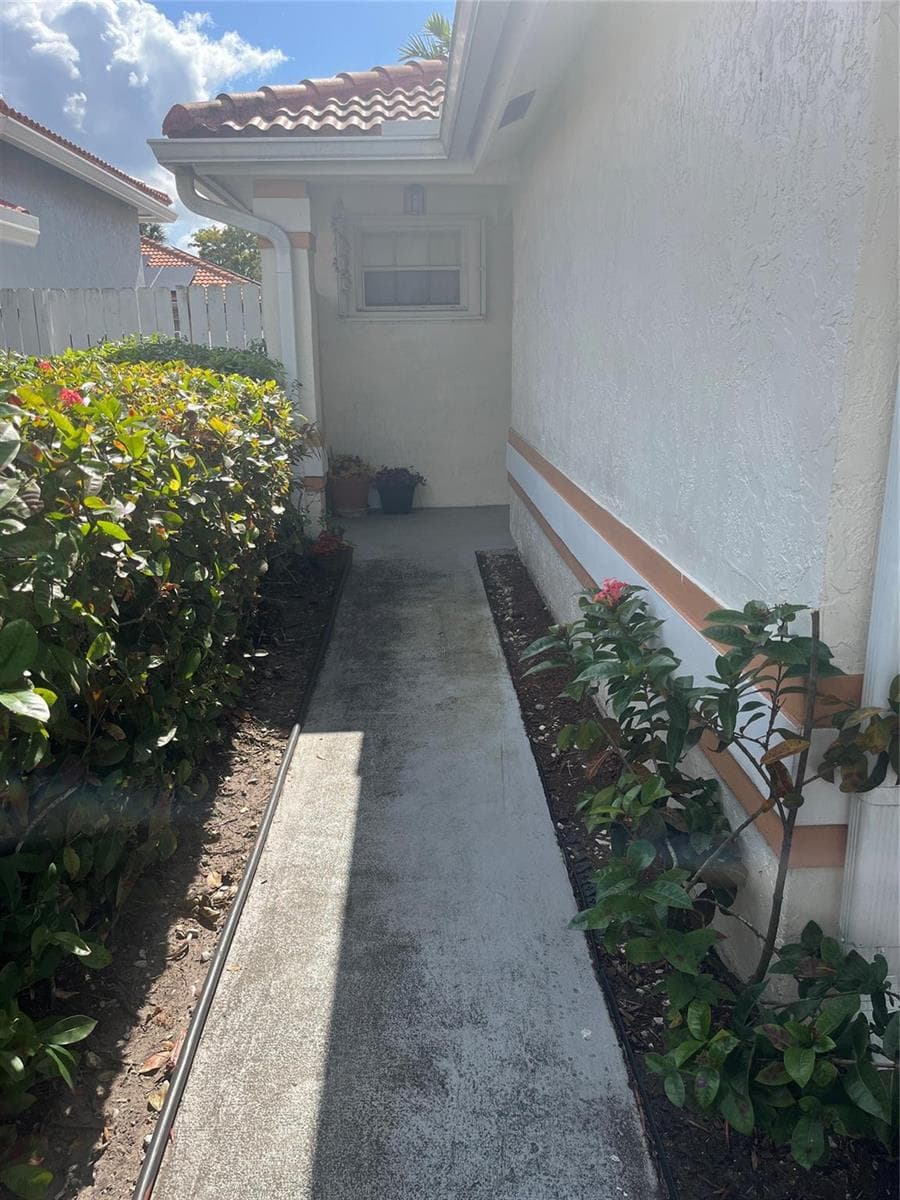 13412 NW 5th Place, Plantation FL 33325 photo 2