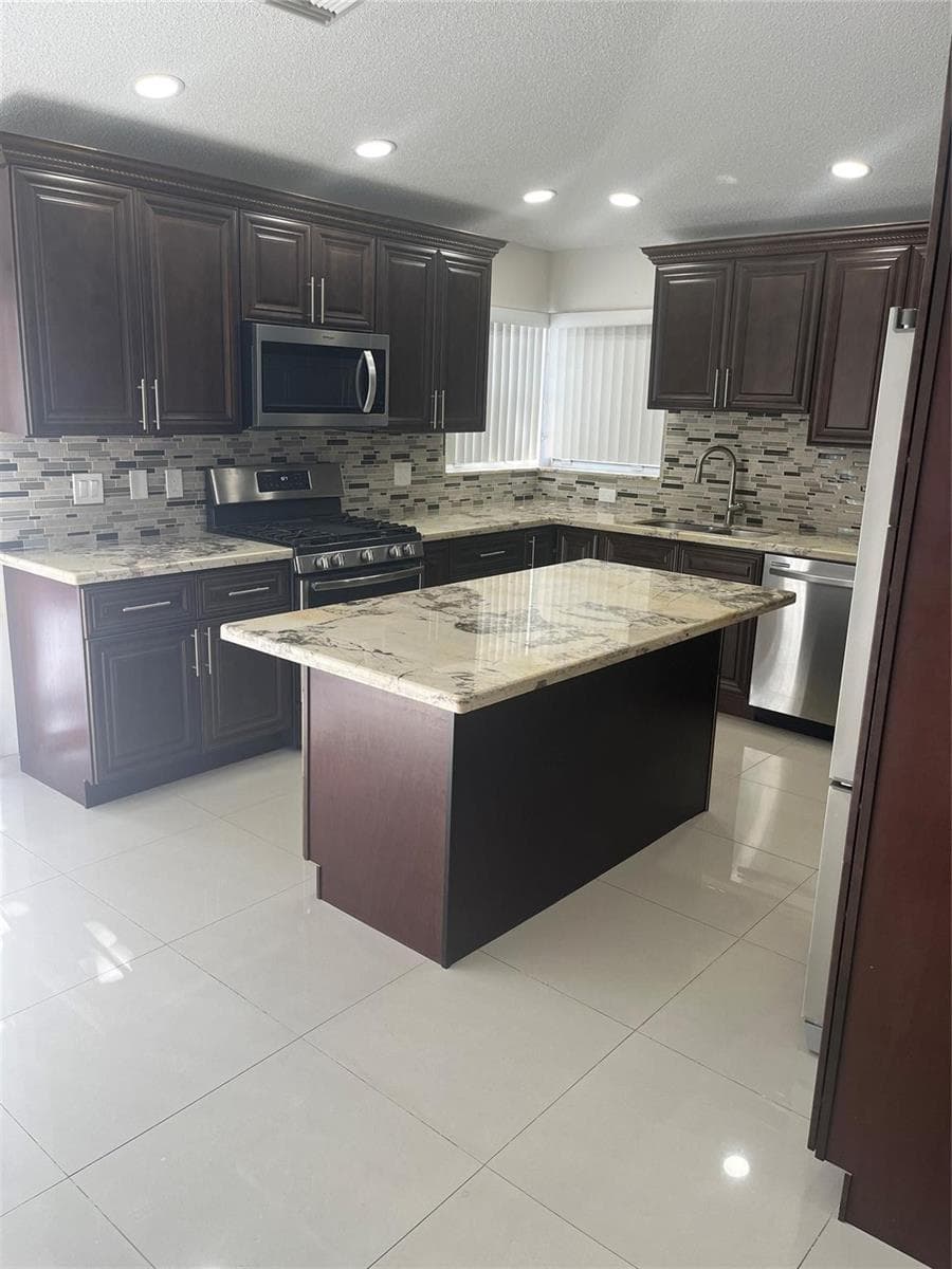 13412 NW 5th Place, Plantation FL 33325 photo 3