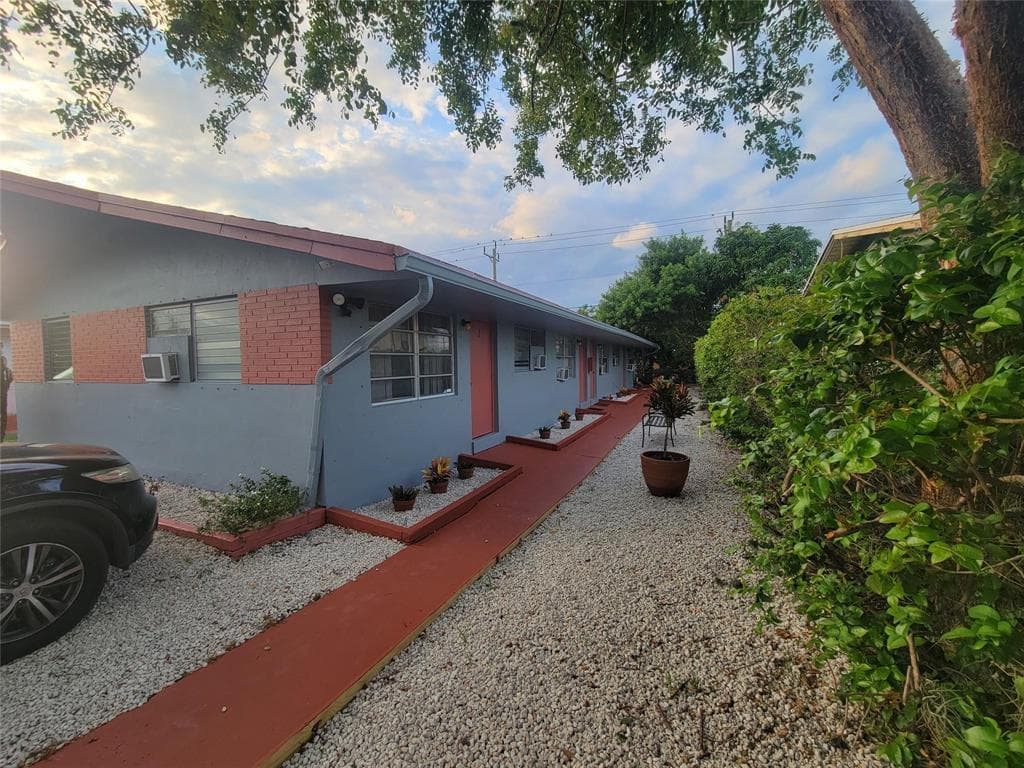 6233 Dawson Street # 1, Hollywood, FL 33023 photo 2