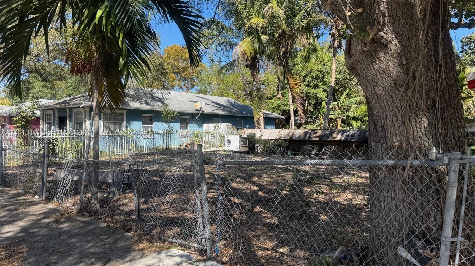 7613 NE 3rd Ave, Miami FL 33138 photo 2