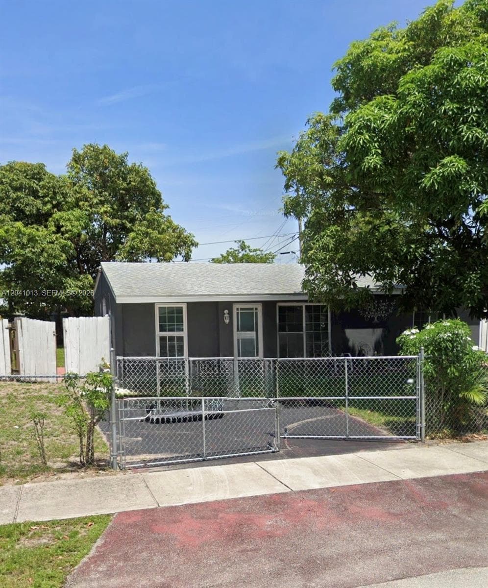 2300 SW 43rd Ave, Fort Lauderdale FL 33317