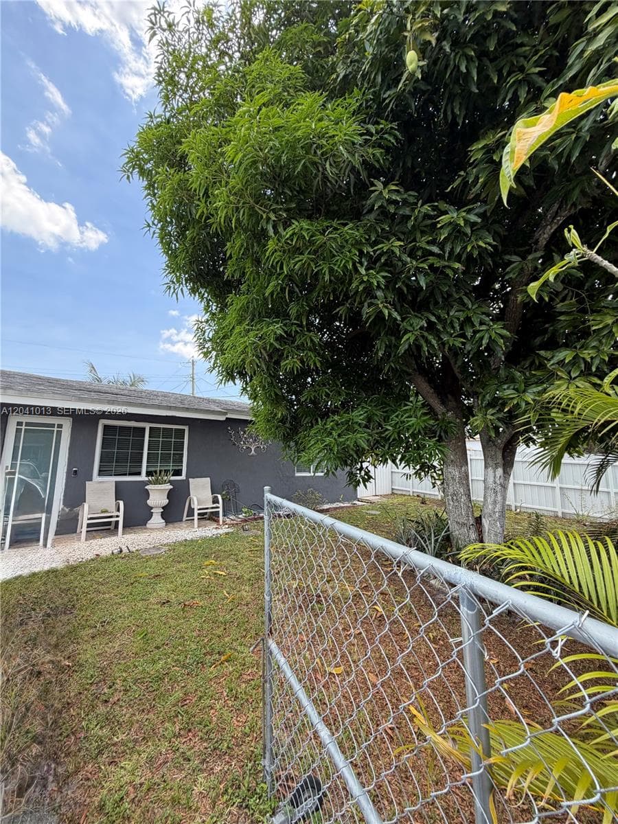 2300 SW 43rd Ave, Fort Lauderdale FL 33317 photo 5