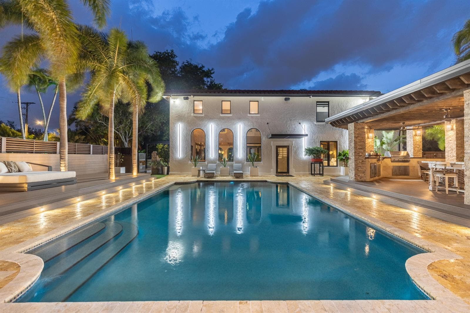 290 NW 6th Street, Boca Raton FL 33432 photo 2