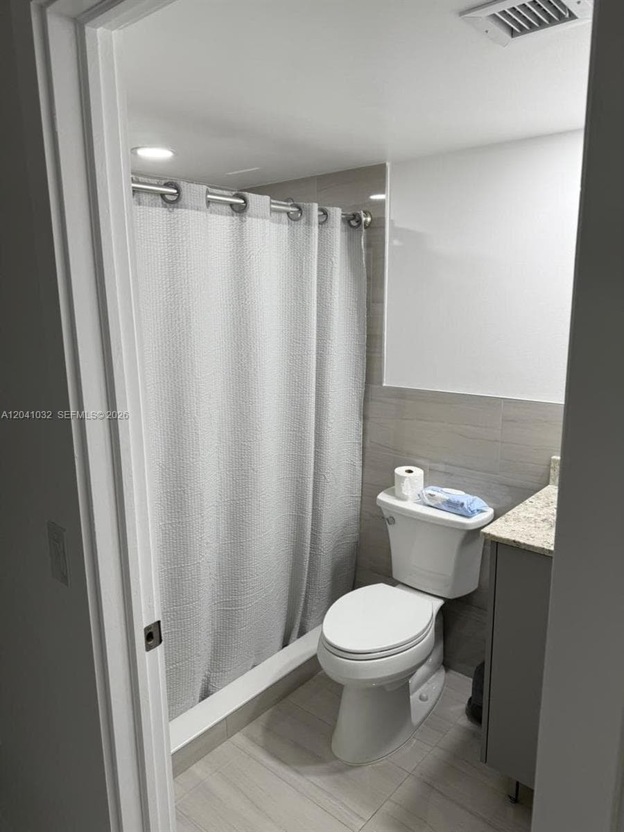 600 NW 32nd Pl # 303, Miami FL 33125 photo 5
