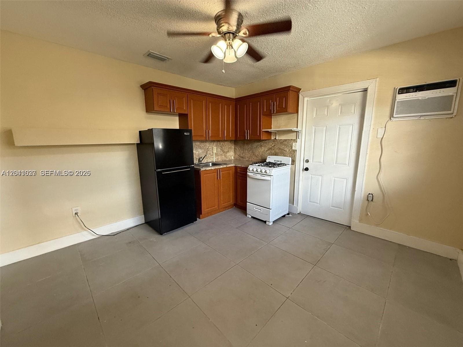 2339 NW 35th St - Efficiency # EFF, Miami FL 33142 photo 2