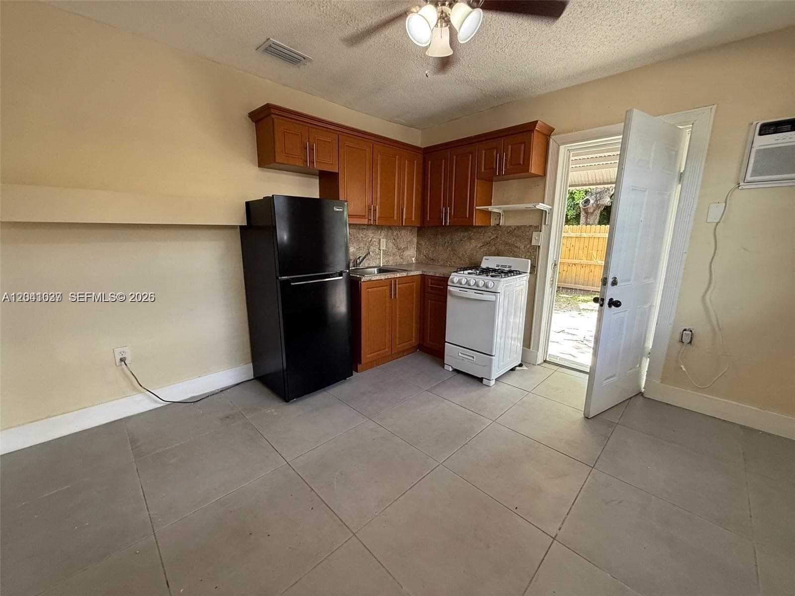 2339 NW 35th St - Efficiency # EFF, Miami FL 33142 photo 4