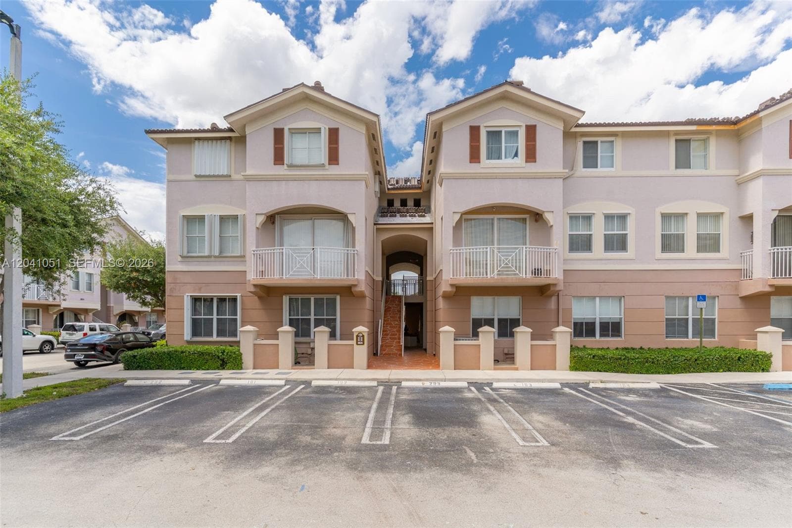8826 W Flagler St # 203, Miami FL 33174