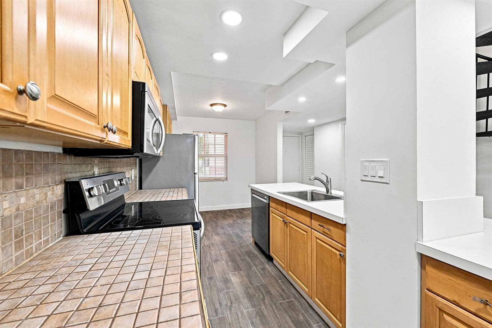 640 Tennis Club Drive # 307, Fort Lauderdale FL 33311 photo 3