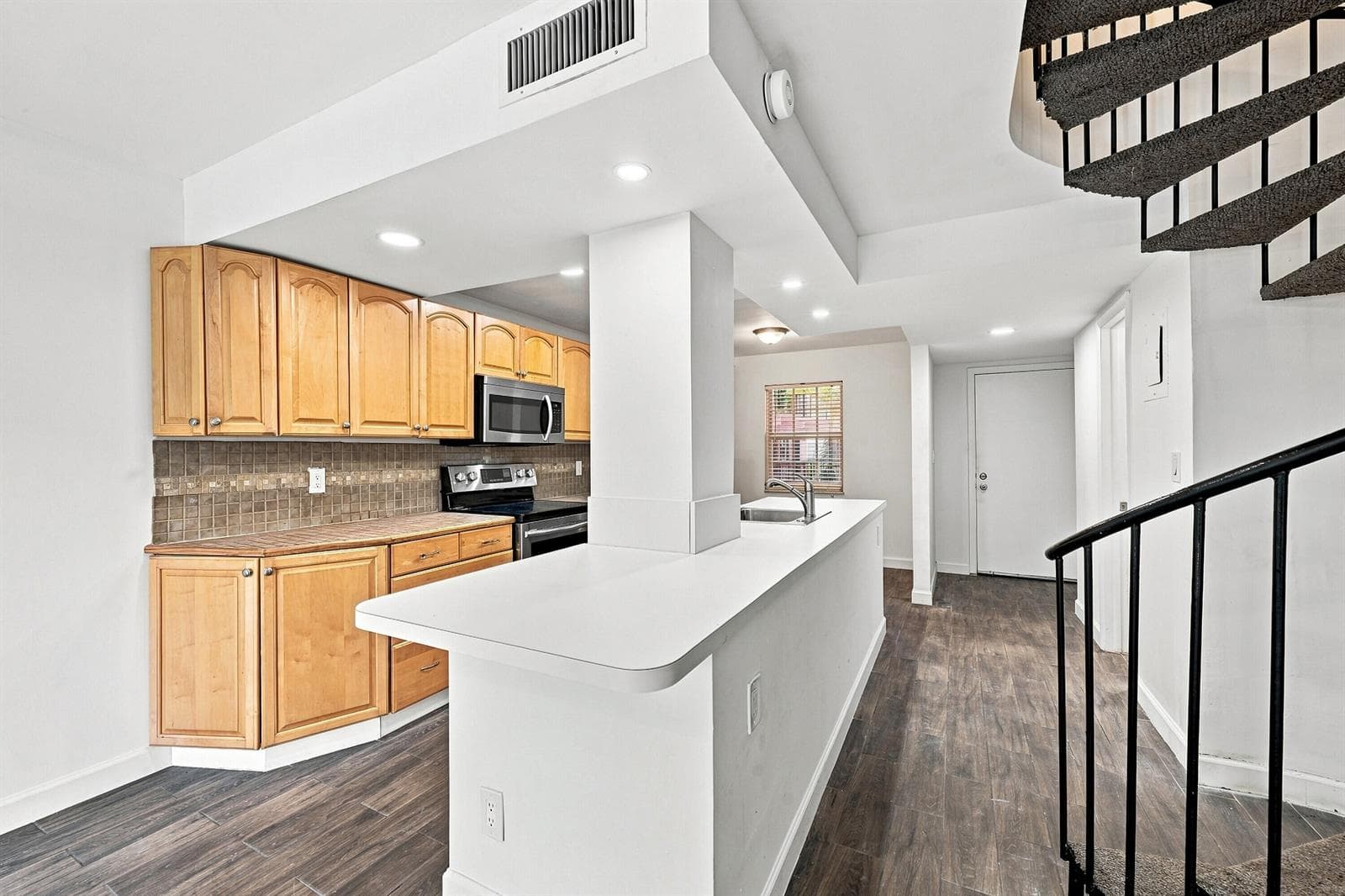 640 Tennis Club Drive # 307, Fort Lauderdale FL 33311 photo 4
