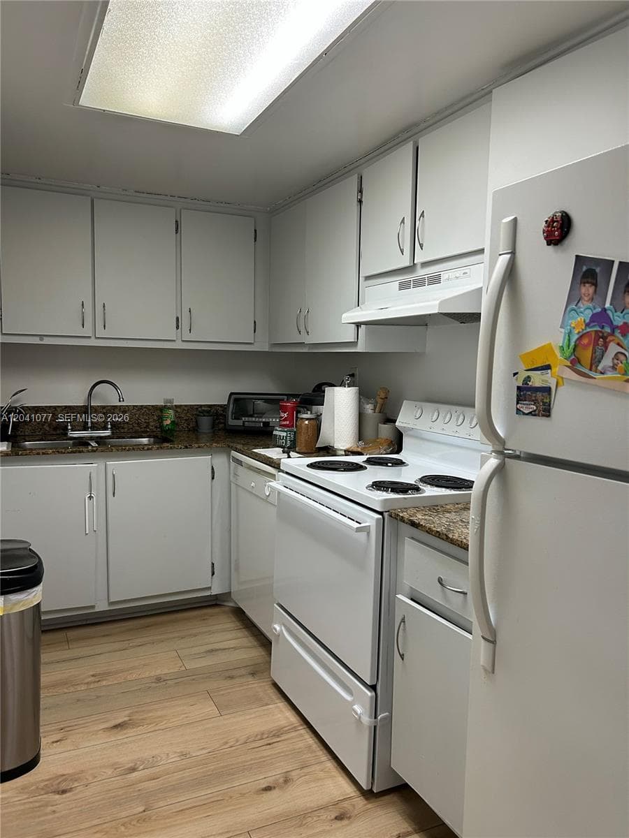 1975 Normandy Dr # 301, Miami Beach FL 33141 photo 3