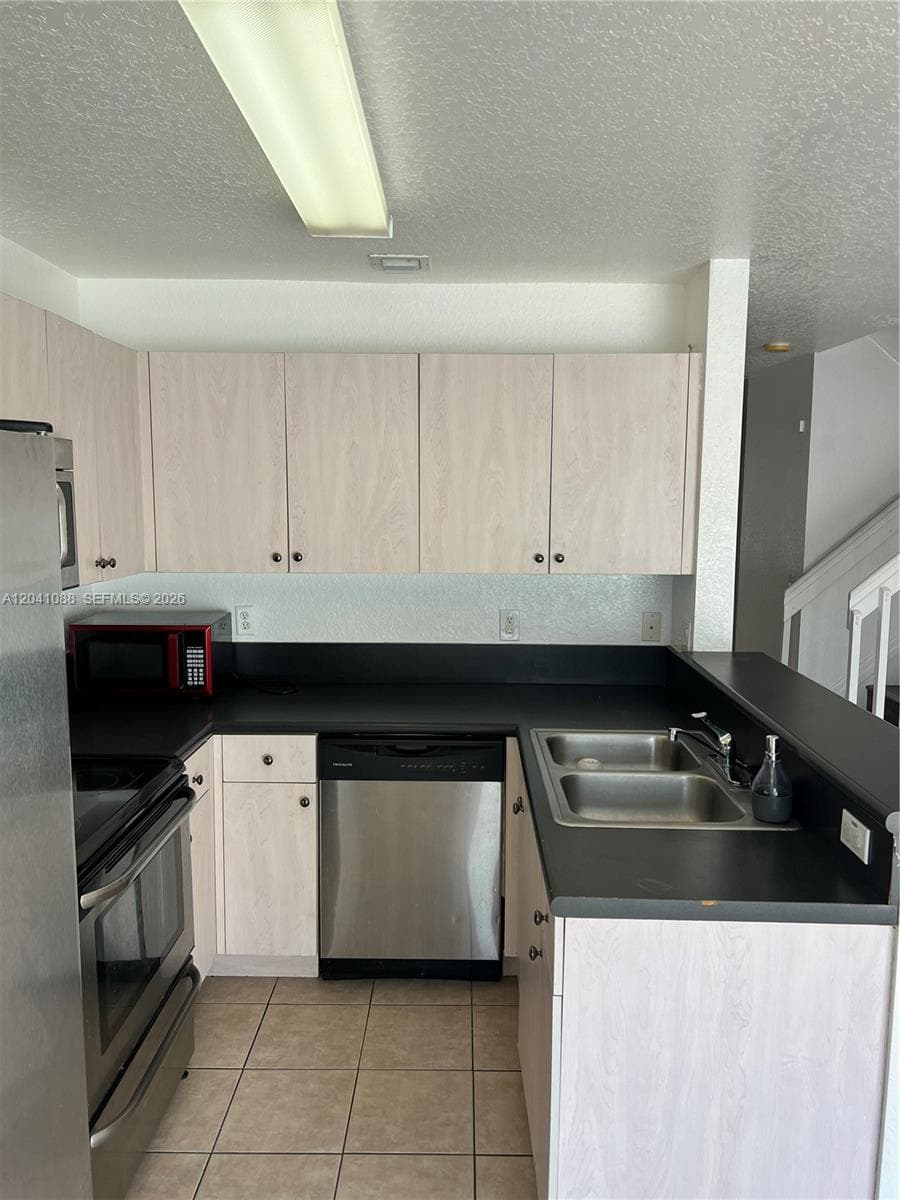 183 Hidden Ct Rd # 33, Hollywood FL 33023 photo 5