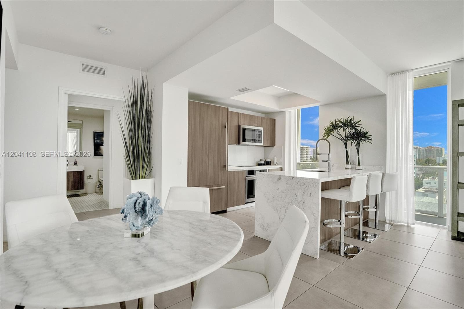 401 N Birch Rd # 715, Fort Lauderdale, FL 33304 photo 2