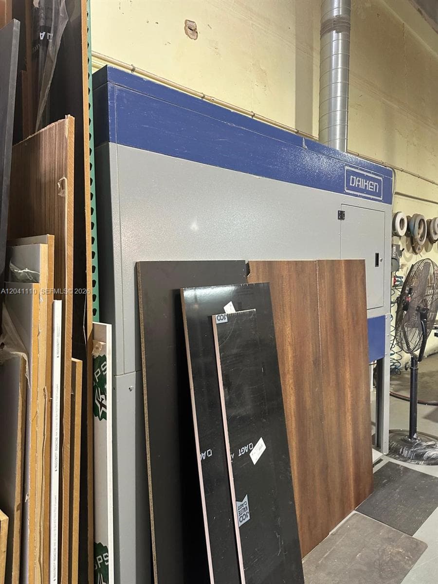 Cabinet Manufacturing, Hialeah FL 33016 photo 4