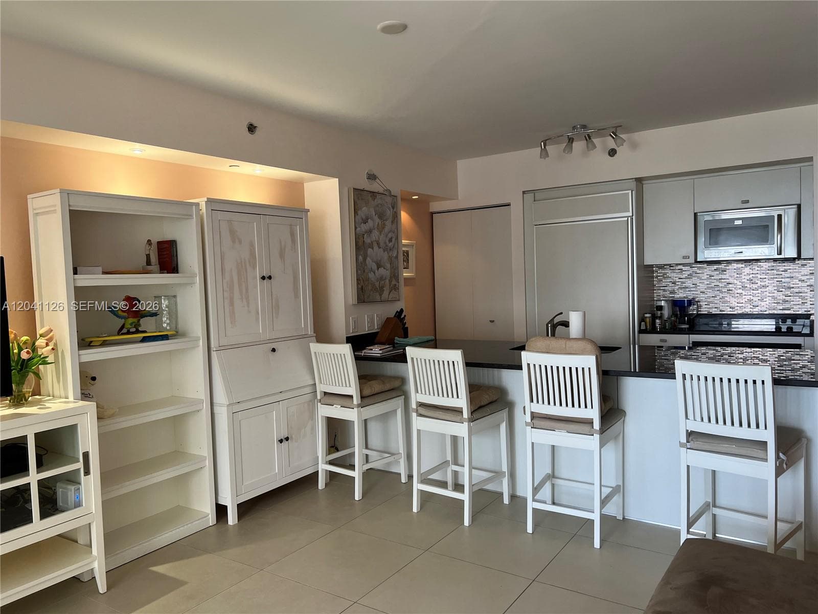 Listing photo 5