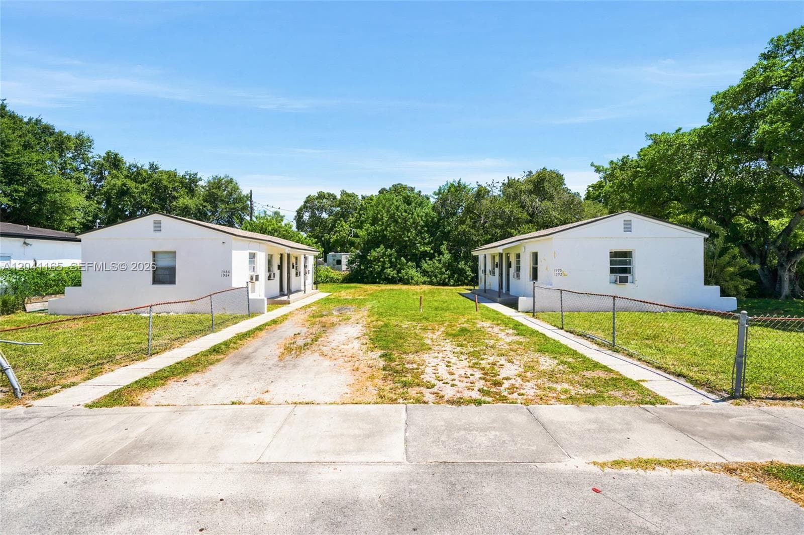 1992 NW 56th St, Miami FL 33142