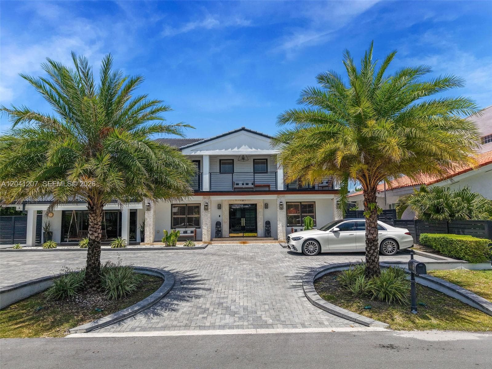 16416 NE 32nd Ave, North Miami Beach FL 33160 photo 2