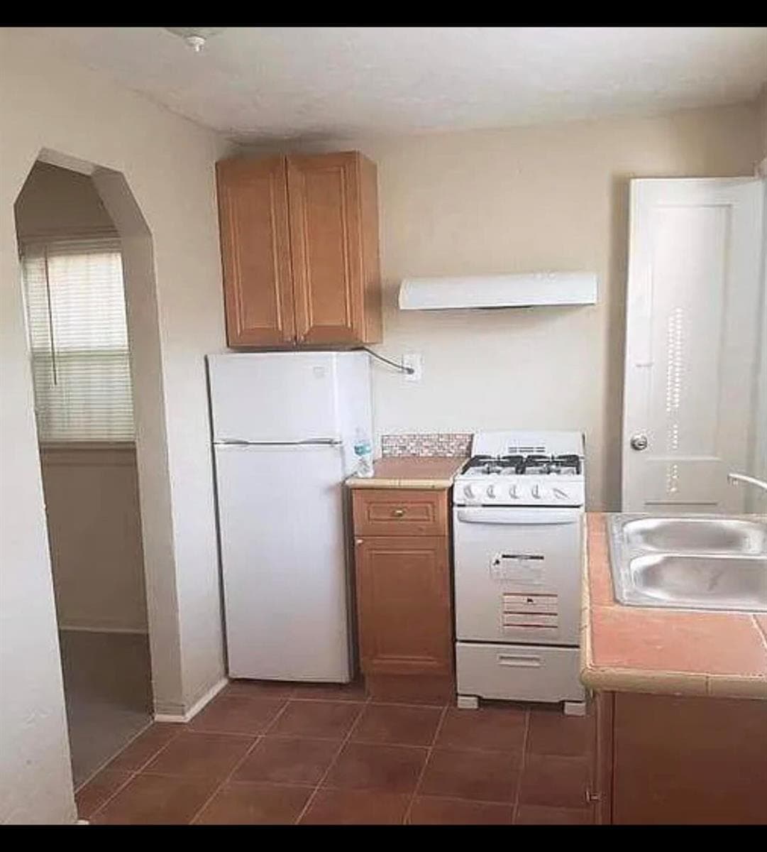 2490 NW 91st Street # c, Miami FL 33147 photo 2