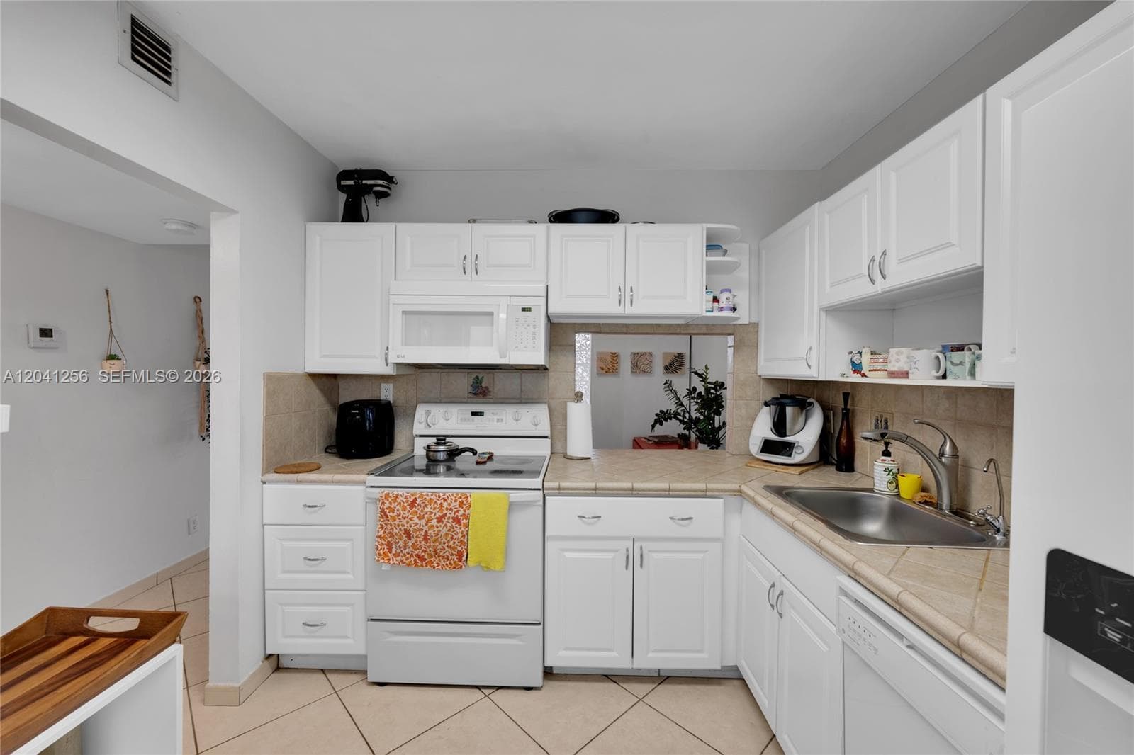 3199 S Ocean Dr # 402, Hallandale Beach FL 33009 photo 3