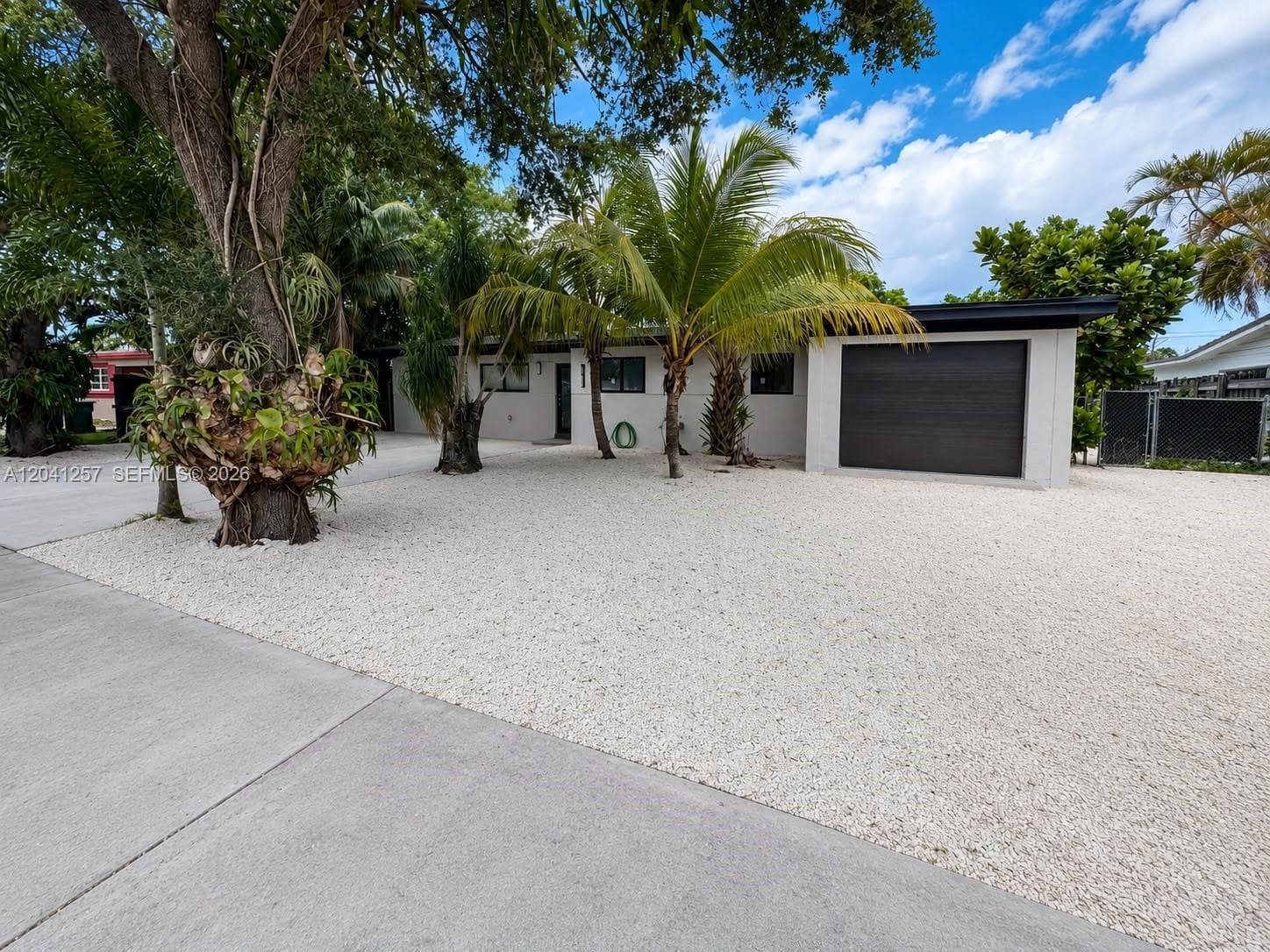 19700 NE 11th Pl, Miami FL 33179 photo 2