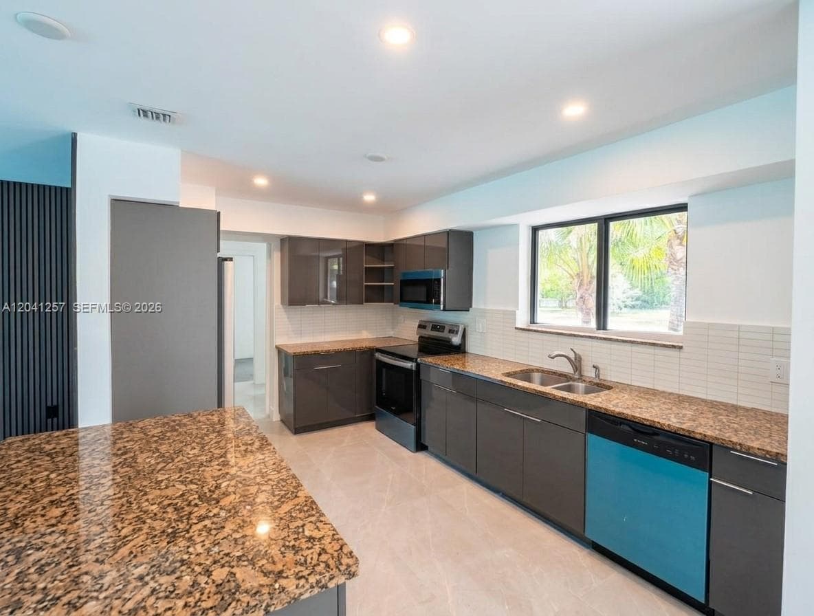 19700 NE 11th Pl, Miami FL 33179 photo 5