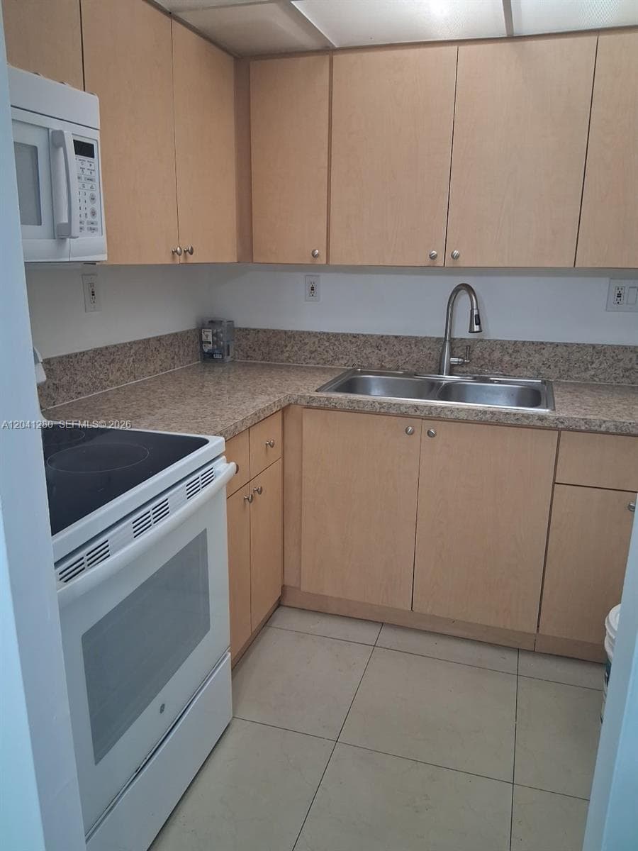 4675 W 18th Ct # 606, Hialeah FL 33012 photo 4