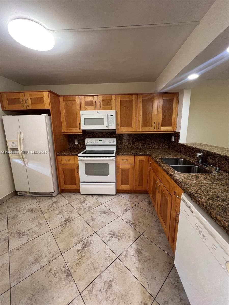 379 Lakeview Dr # 205, Weston FL 33326 photo 5