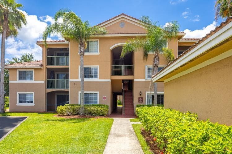 3721 NW Mediterranean Lane # 304, Jensen Beach FL 34957 photo 2