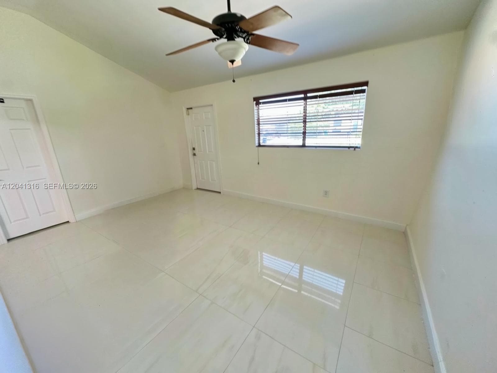 10015 SW 213th Ter, Cutler Bay FL 33189 photo 4