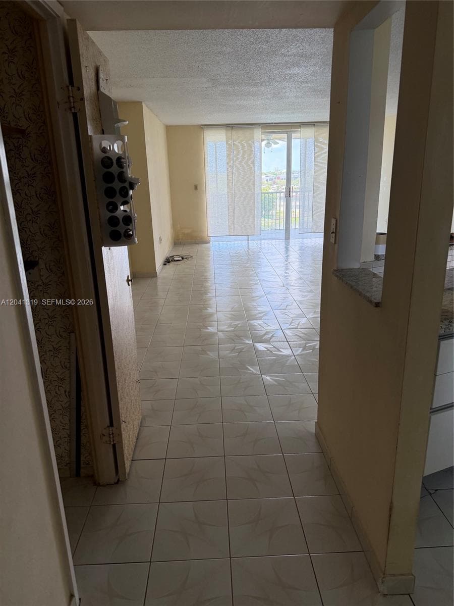 1750 NE 191st St # 4, Miami FL 33179 photo 2