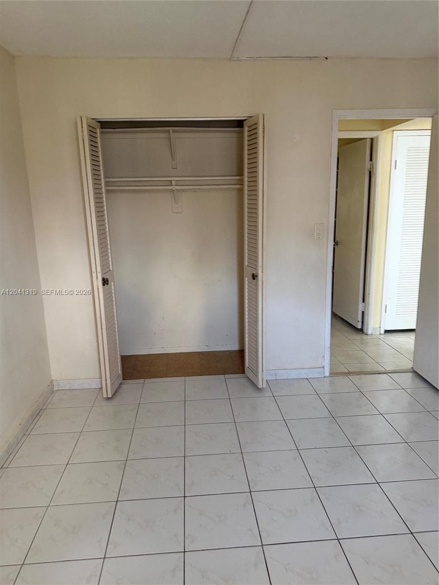 1750 NE 191st St # 4, Miami FL 33179 photo 4