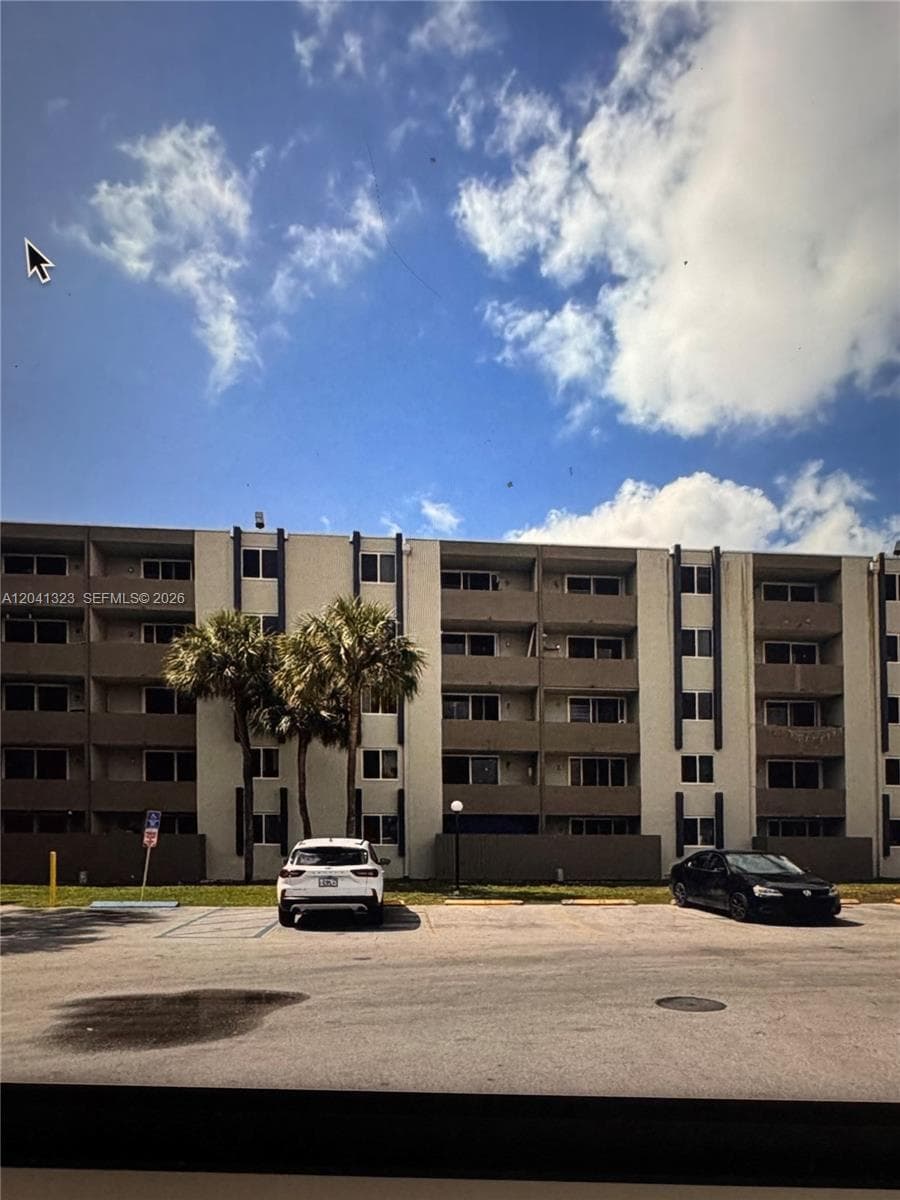 10090 NW 80th Ct # 1241, Hialeah Gardens FL 33016 photo 2