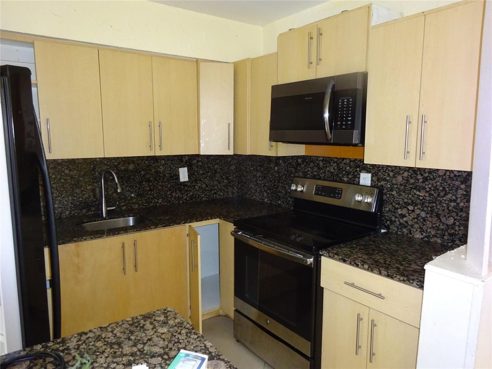740 E Evanston Circle E, Fort Lauderdale FL 33312 photo 2