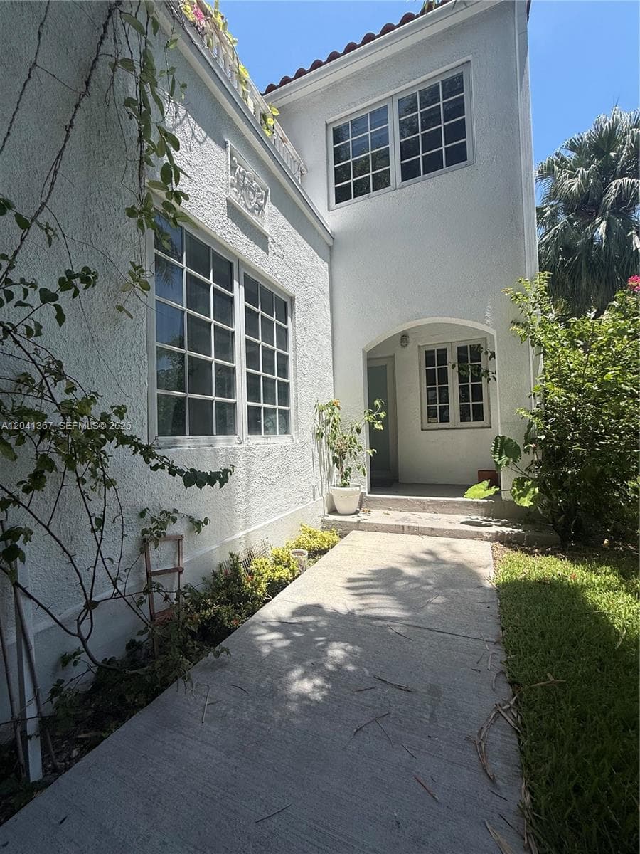 912 Euclid Ave, Miami Beach FL 33139 photo 3