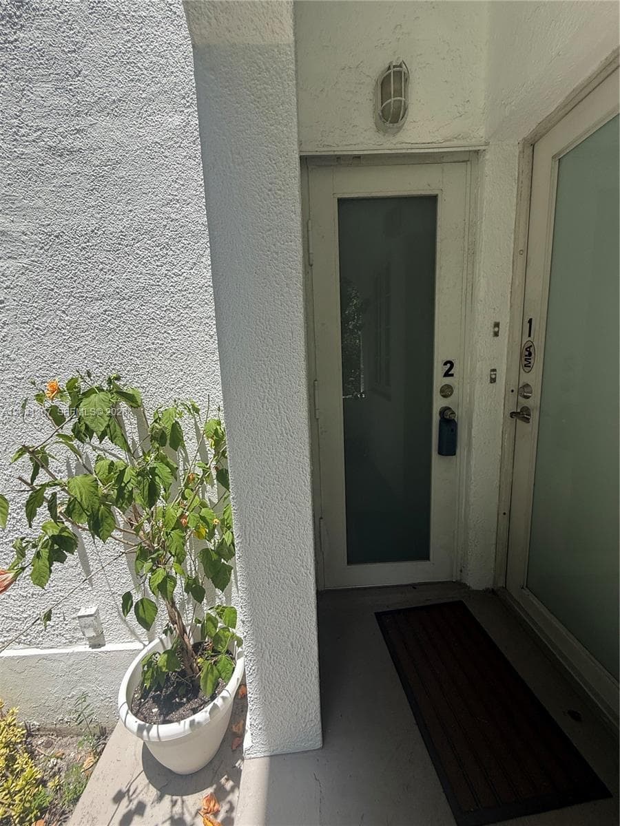 912 Euclid Ave, Miami Beach FL 33139 photo 4