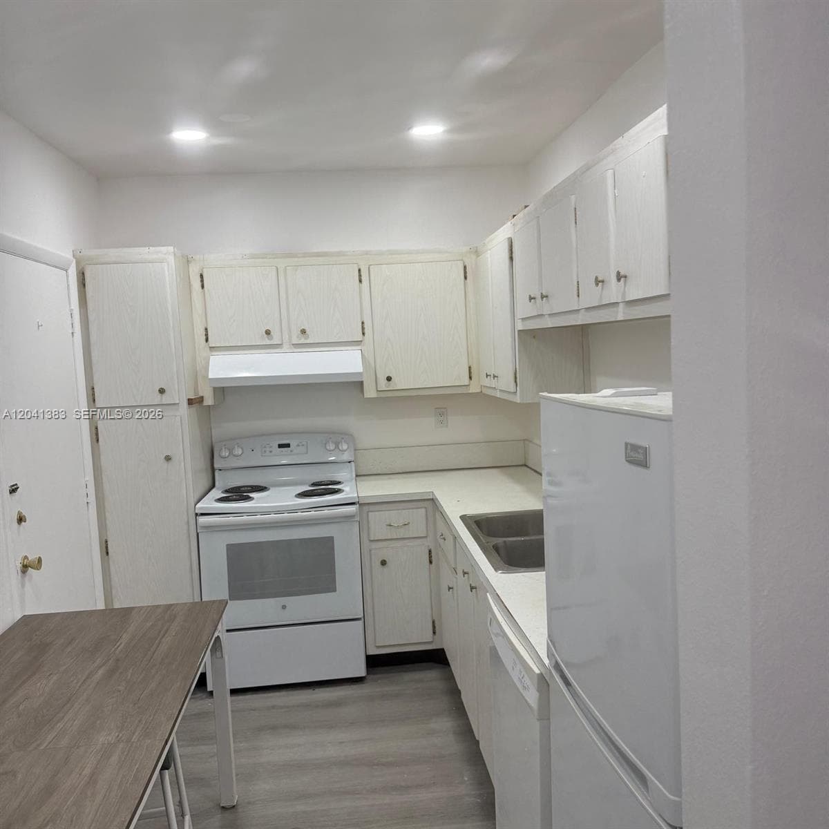 9159 SW 77th Ave # 211, Miami FL 33156 photo 2