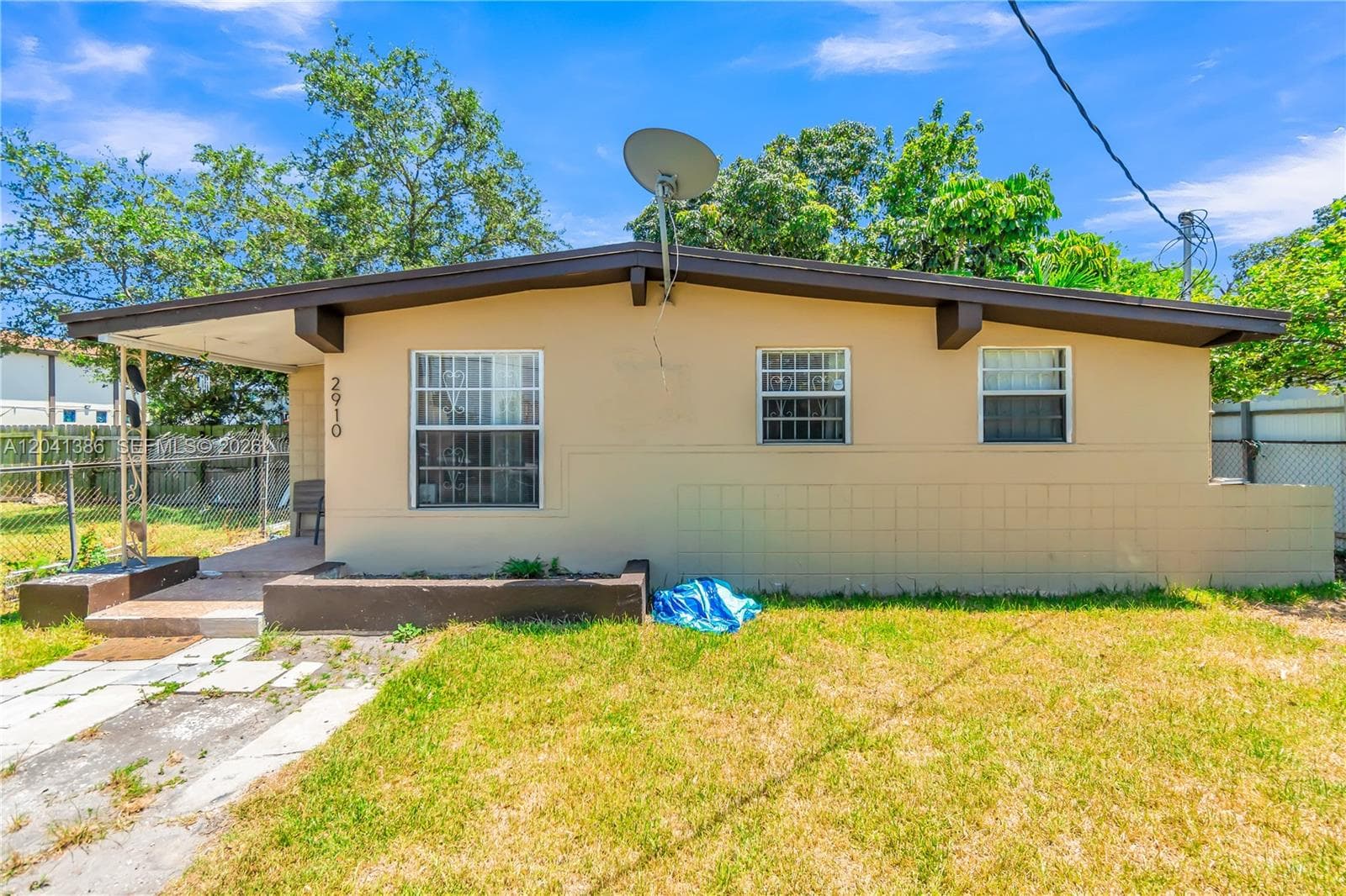 2910 NW 47th St, Miami FL 33142 photo 2