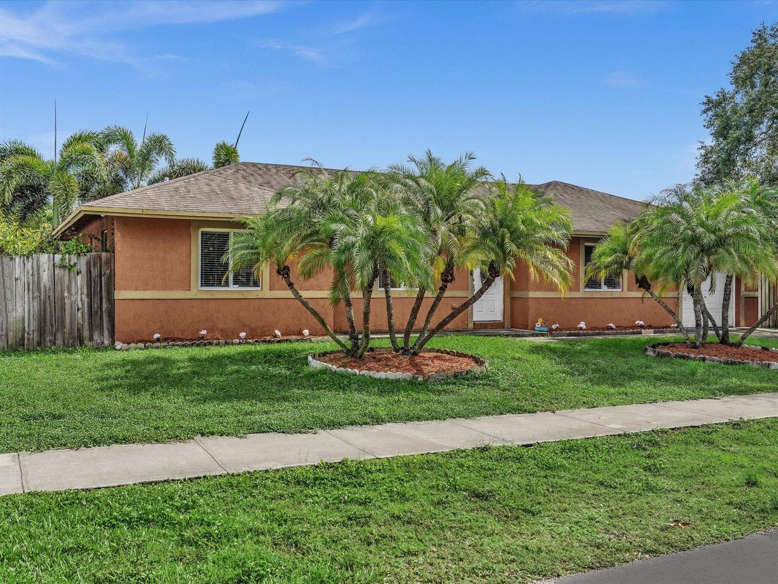 916 NW 3rd Terrace, Florida City FL 33034 photo 5