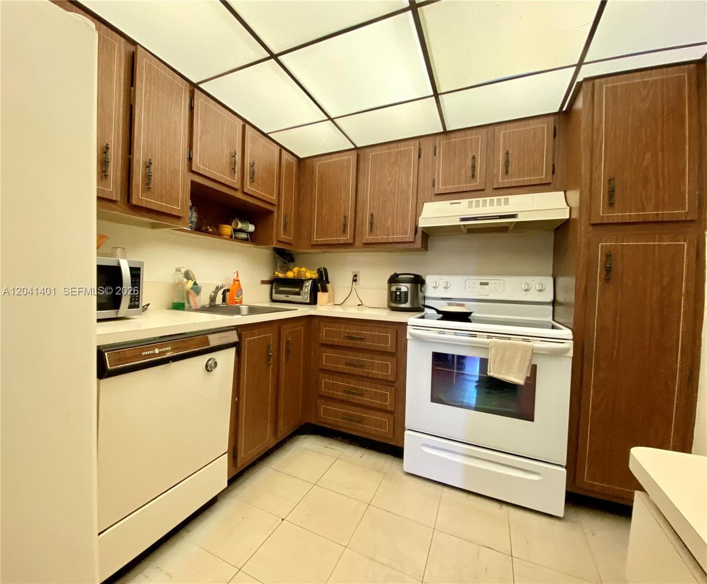 1300 Saint Charles Pl # 420, Pembroke Pines FL 33026 photo 4