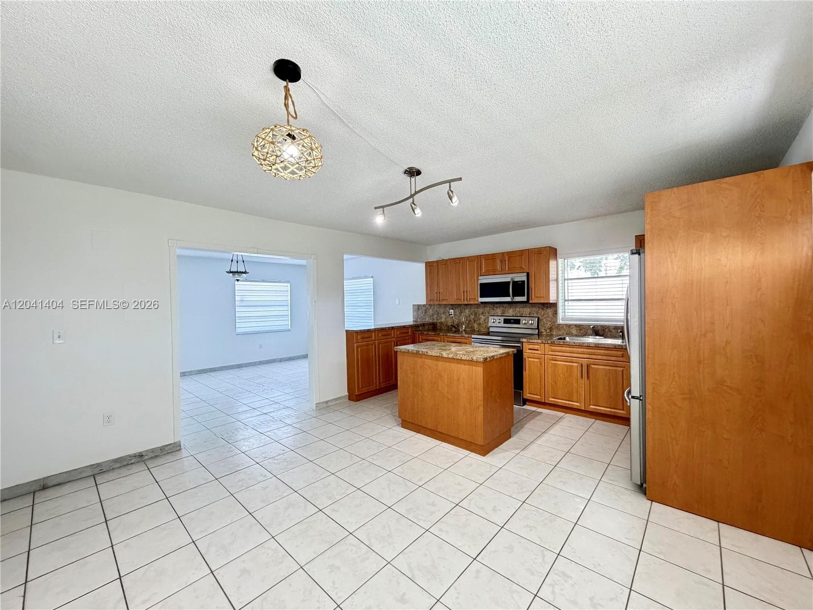 913 NW 22nd Pl # 0, Miami, FL 33125 photo 3