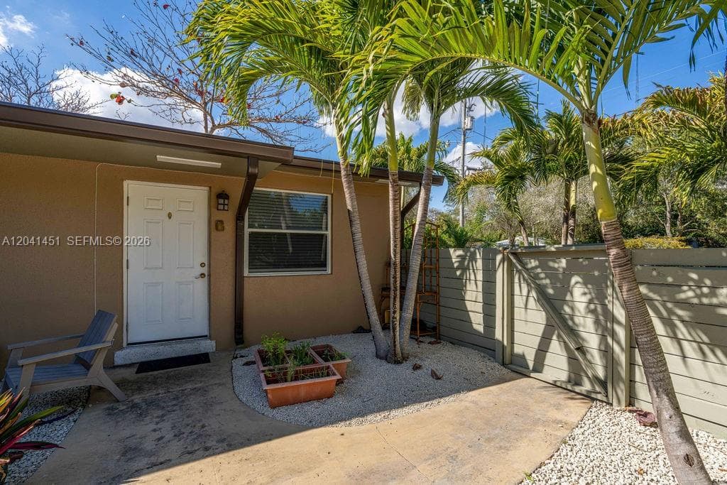 2470 NE 182nd Ter # 1, North Miami Beach FL 33160 photo 3
