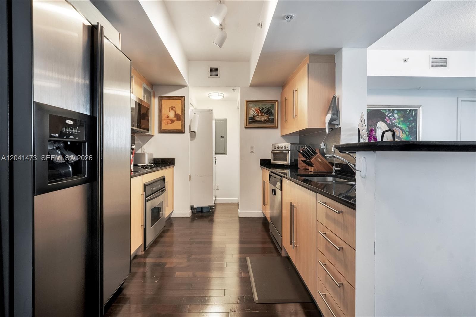 325 S Biscayne Blvd # 3921, Miami FL 33131 photo 3