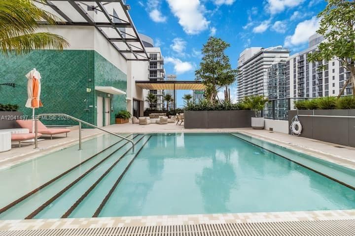11 NE 6th St # 807, Miami FL 33132 photo 2