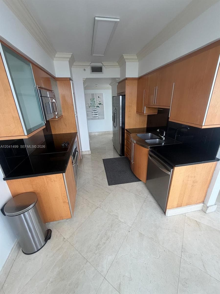 6365 Collins Ave # 1707, Miami Beach FL 33141 photo 4