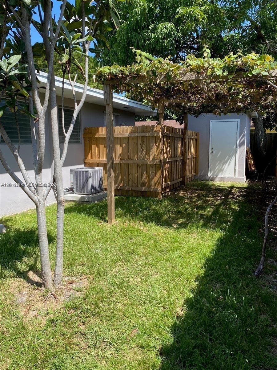 1005 NE 2nd St # 1, Hallandale Beach FL 33009 photo 3