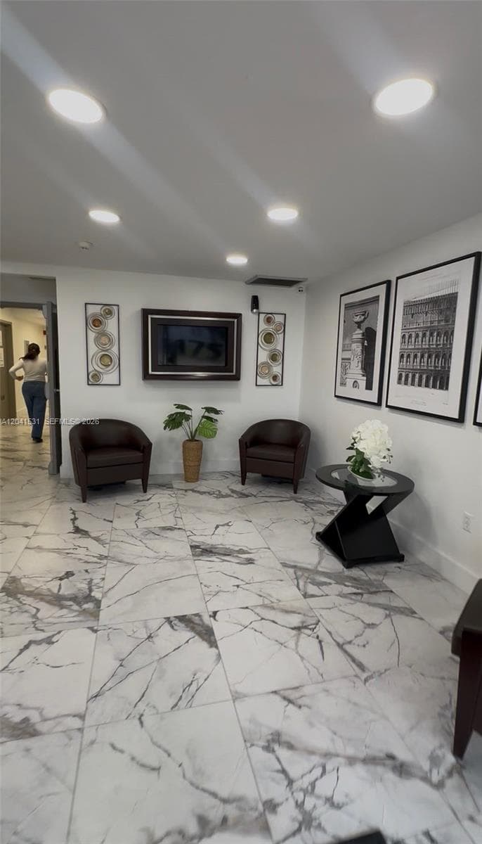 175 Fontainebleau Blvd, Miami FL 33172 photo 2