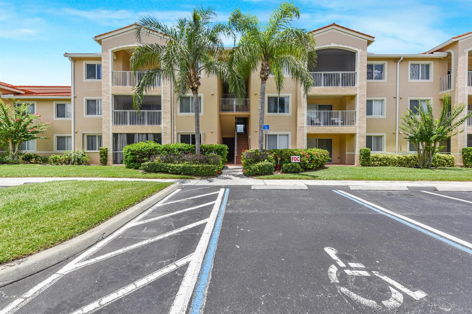 1590 S 42nd Circle # 106, Vero Beach FL 32967 photo 2