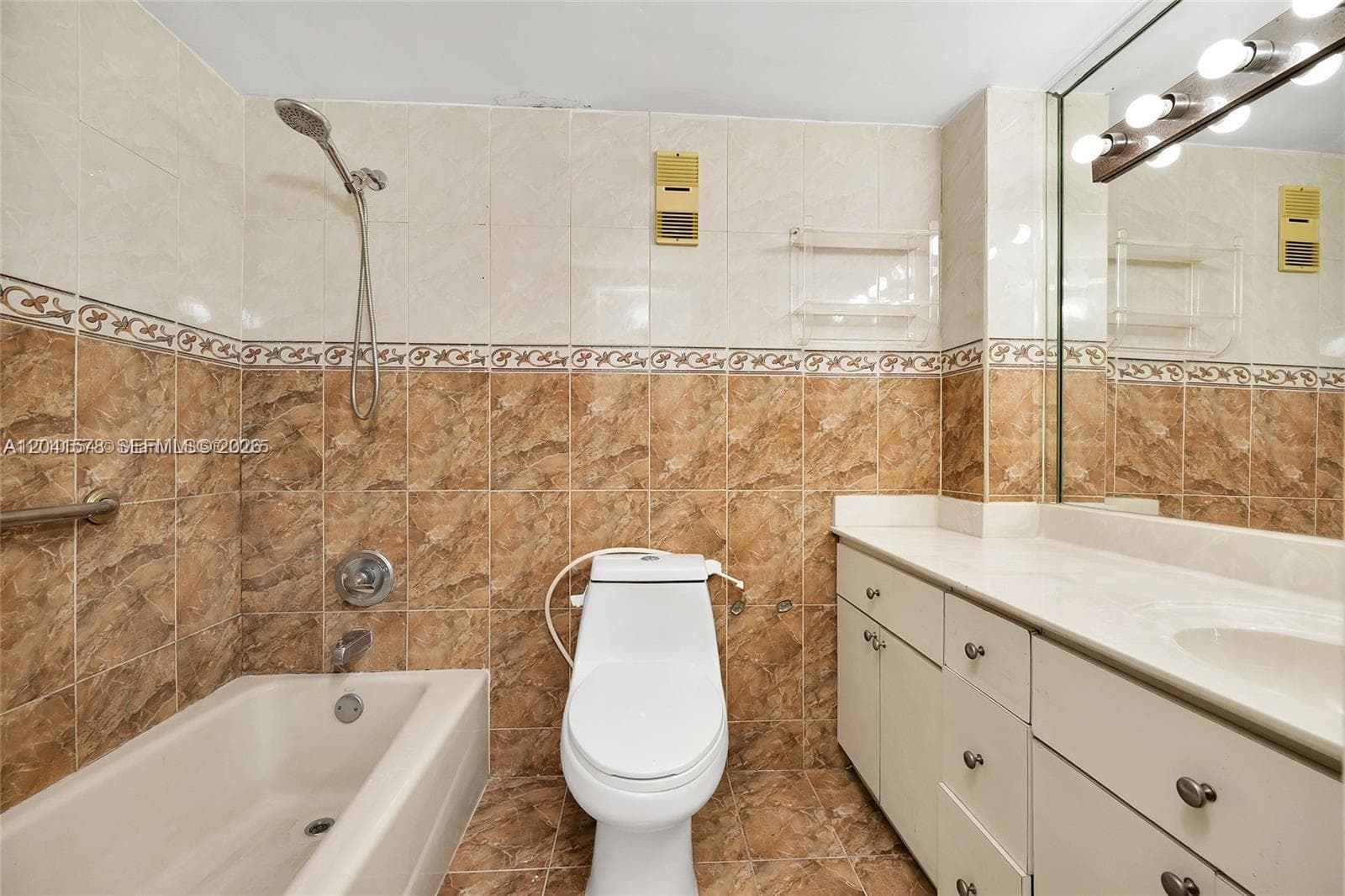 5050 NW 7th St # 202, Miami, FL 33126 photo 3