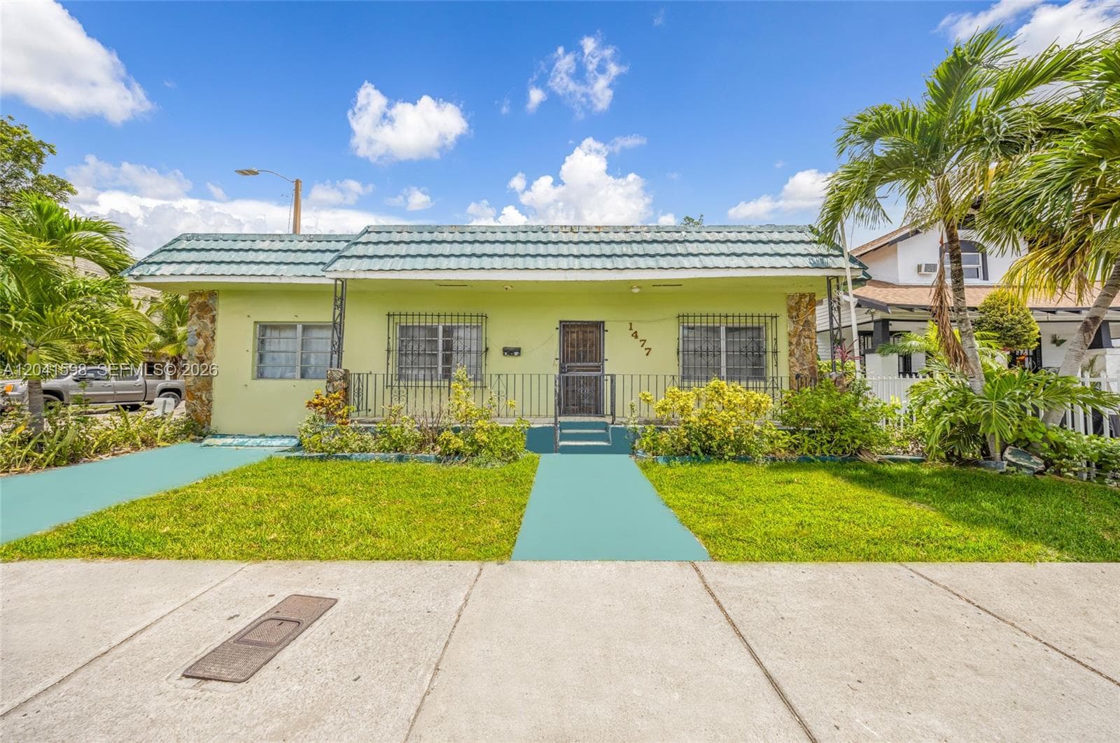 1477 NW 2nd St, Miami FL 33125 photo 2